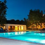 Apartament Z Basenem