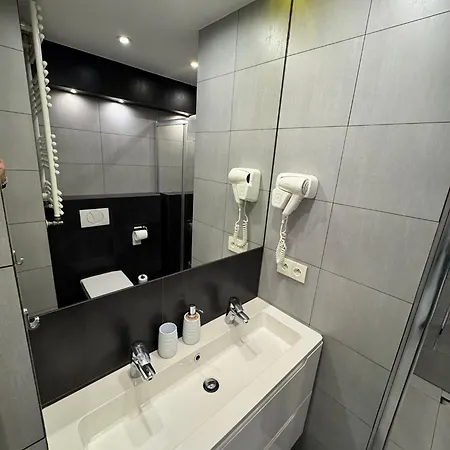 Apartament Z Basenem